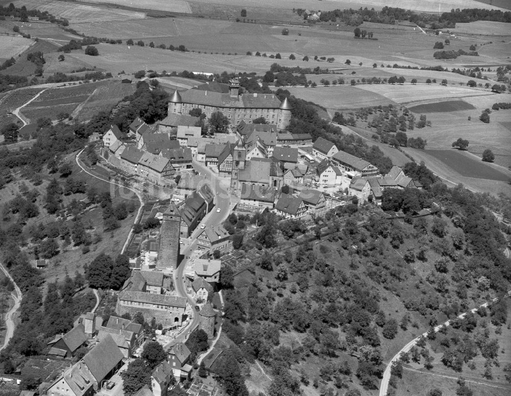 Luftbild Waldenburg - Burganlage des Schloss und Innenstadt in Waldenburg im Bundesland Baden-Württemberg, Deutschland