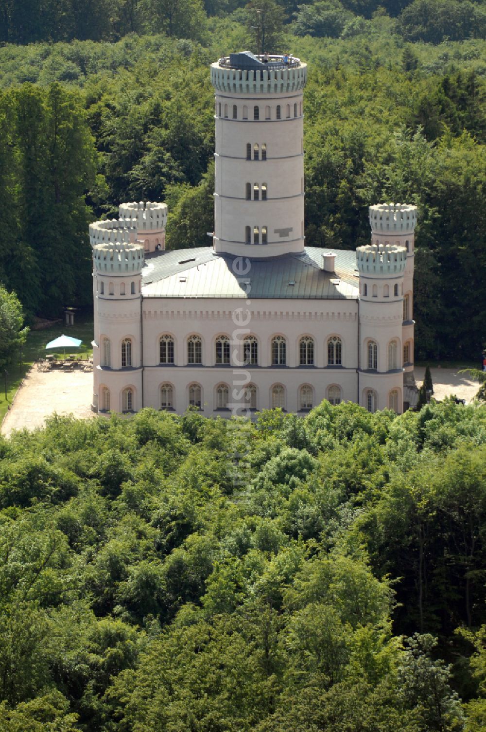 Binz aus der Vogelperspektive: Burganlage des Schloss Jagdschloss Granitz in Binz im Bundesland Mecklenburg-Vorpommern, Deutschland
