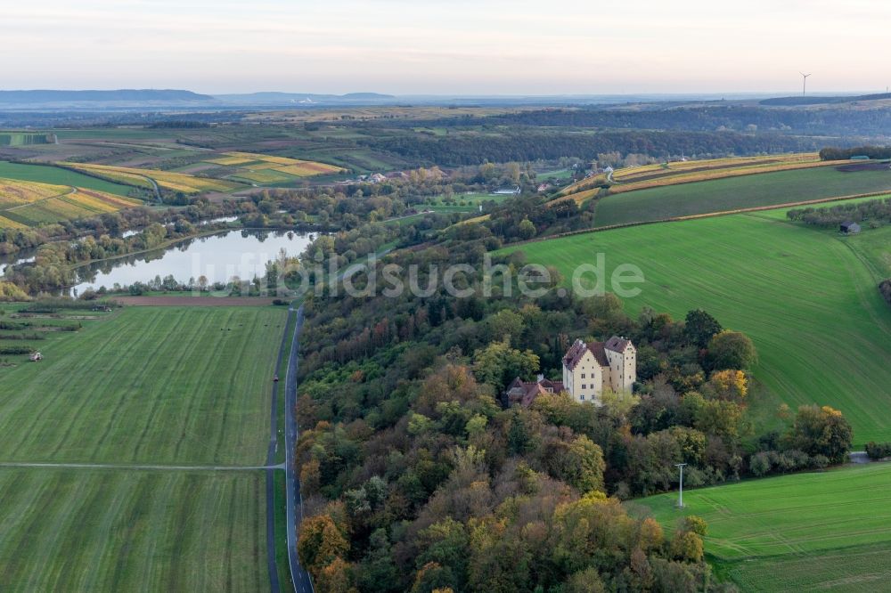 Luftaufnahme Wipfeld - Burganlage des Schloss Klingenberg am Mainufer in Wipfeld im Bundesland Bayern