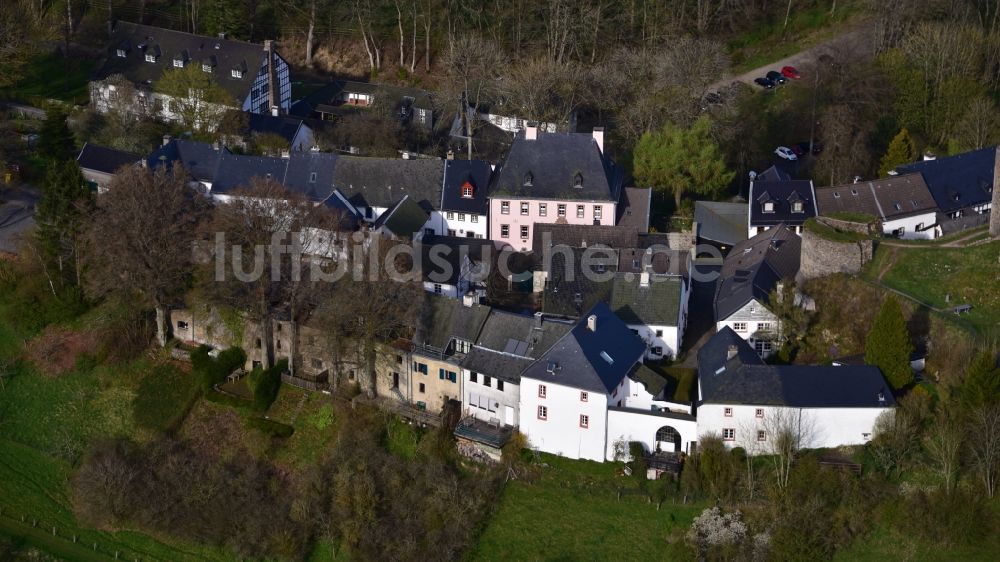 Luftbild Kronenburg - Burganlage des Schloss in Kronenburg im Bundesland Nordrhein-Westfalen, Deutschland