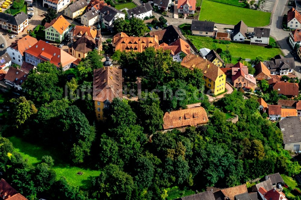 Mahlberg aus der Vogelperspektive: Burganlage des Schloss in Mahlberg im Bundesland Baden-Württemberg, Deutschland