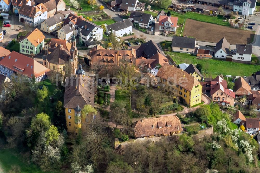 Mahlberg von oben - Burganlage des Schloss Mahlberg in Mahlberg im Bundesland Baden-Württemberg, Deutschland