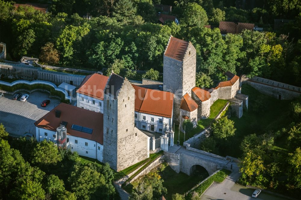 Luftbild Beilngries - Burganlage des Schloss im Ortsteil Hirschberg in Beilngries im Bundesland Bayern, Deutschland