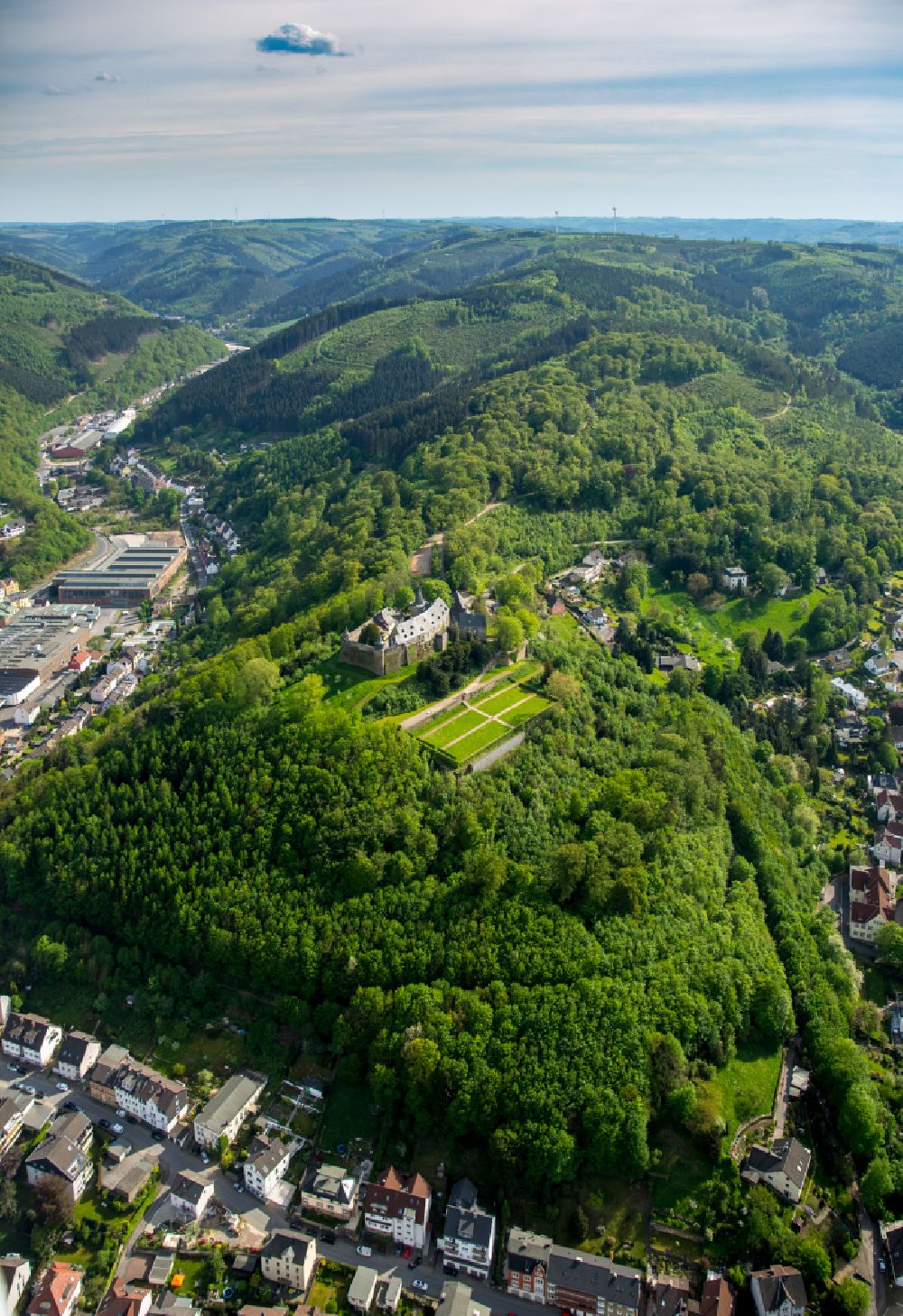 Luftbild Hagen - Burganlage des Schloss im Ortsteil Hohenlimburg in Hagen im Bundesland Nordrhein-Westfalen, Deutschland