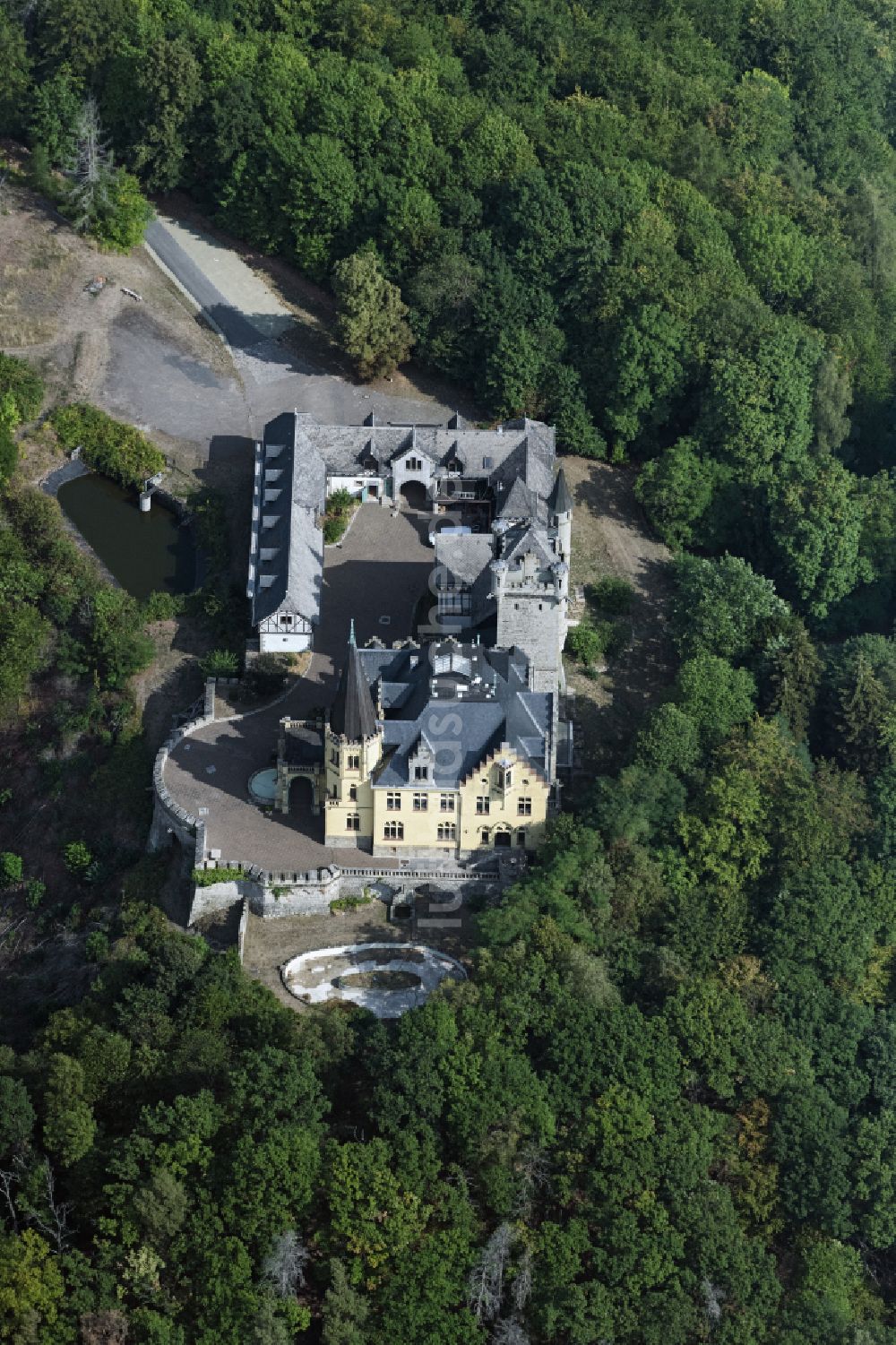 Luftaufnahme Bad Sooden-Allendorf - Burganlage des Schloss Rothestein in Bad Sooden-Allendorf im Bundesland Hessen