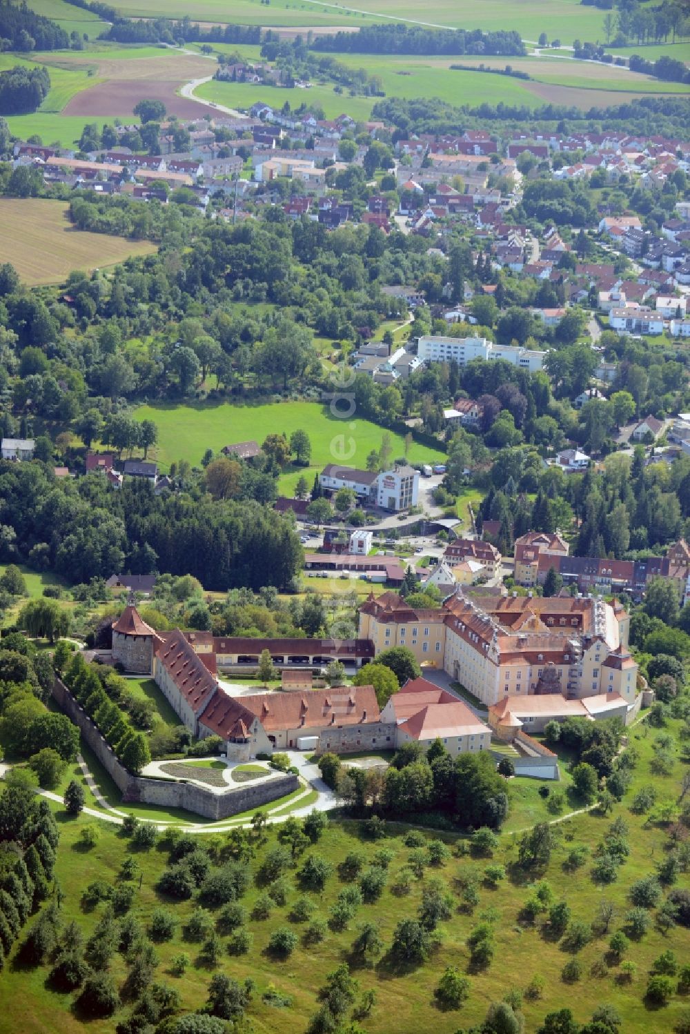 Ellwangen (Jagst) aus der Vogelperspektive: Burganlage des Schloss Schloß ob Ellwangen in Ellwangen (Jagst) im Bundesland Baden-Württemberg