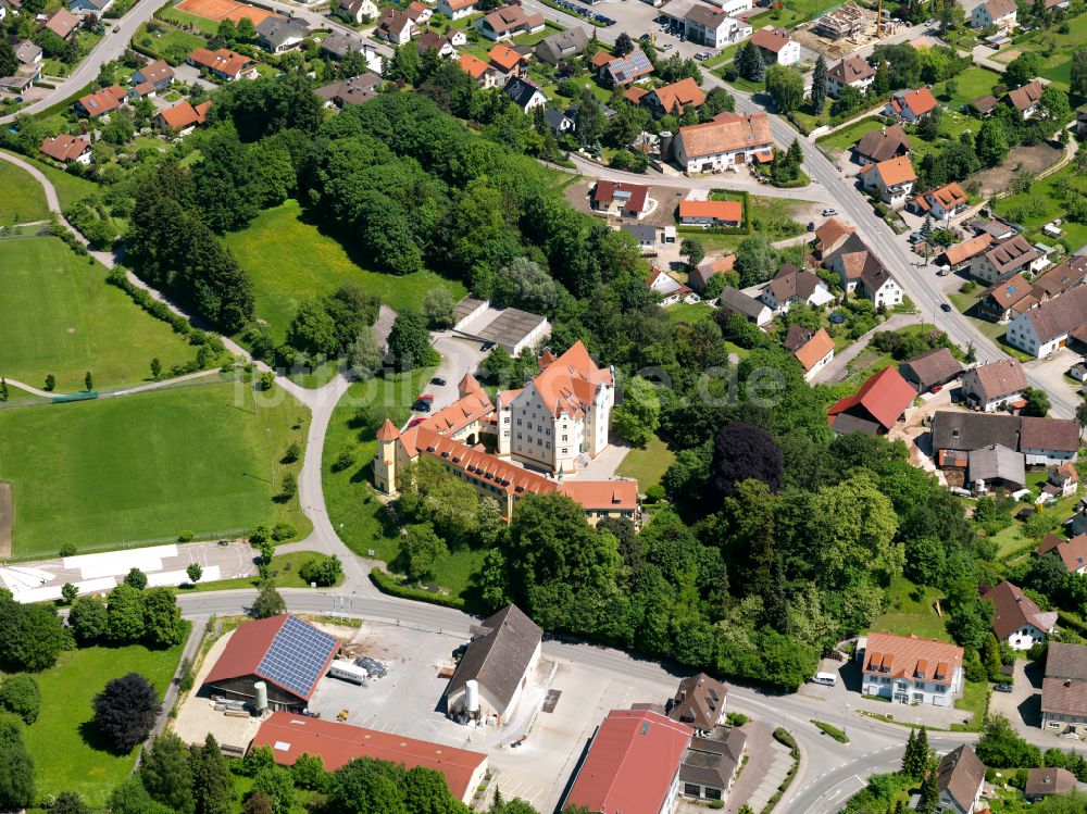 Erolzheim von oben - Burganlage des Schloss Schloss Erolzheim in Erolzheim im Bundesland Baden-Württemberg, Deutschland