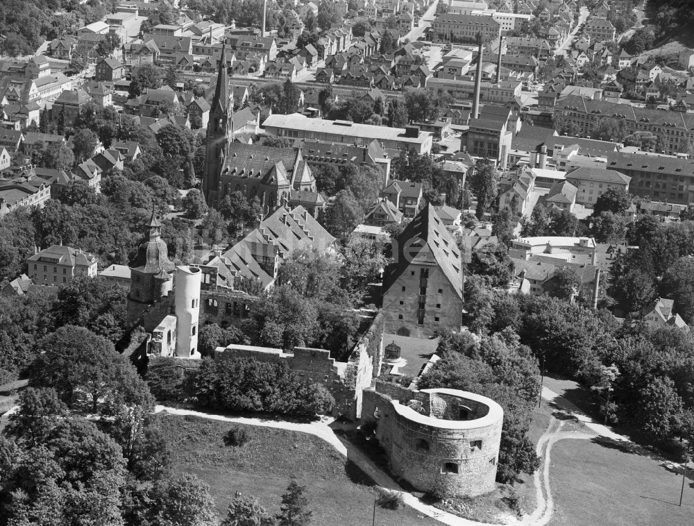 Luftaufnahme Heidenheim an der Brenz - Burganlage des Schloss Schloss Hellenstein in Heidenheim an der Brenz im Bundesland Baden-Württemberg, Deutschland