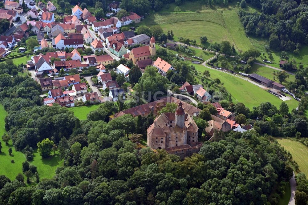 Flachslanden von oben - Burganlage des Schloss Schloss Virnsberg in Flachslanden im Bundesland Bayern, Deutschland