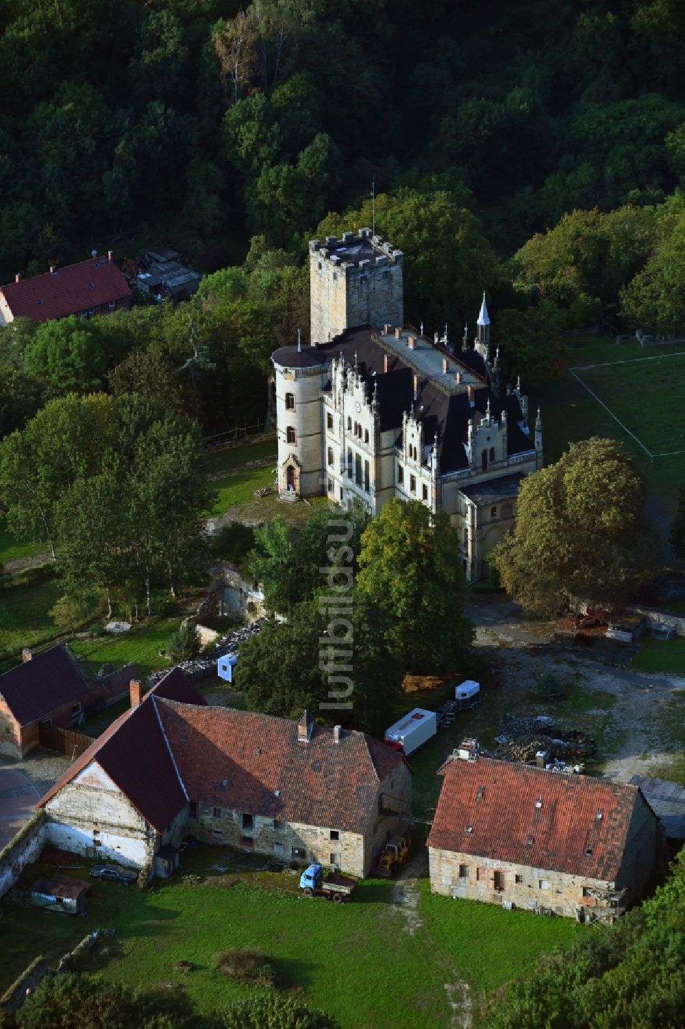Sommersdorf aus der Vogelperspektive: Burganlage des Schloss am Schloßhof in Sommersdorf im Bundesland Sachsen-Anhalt