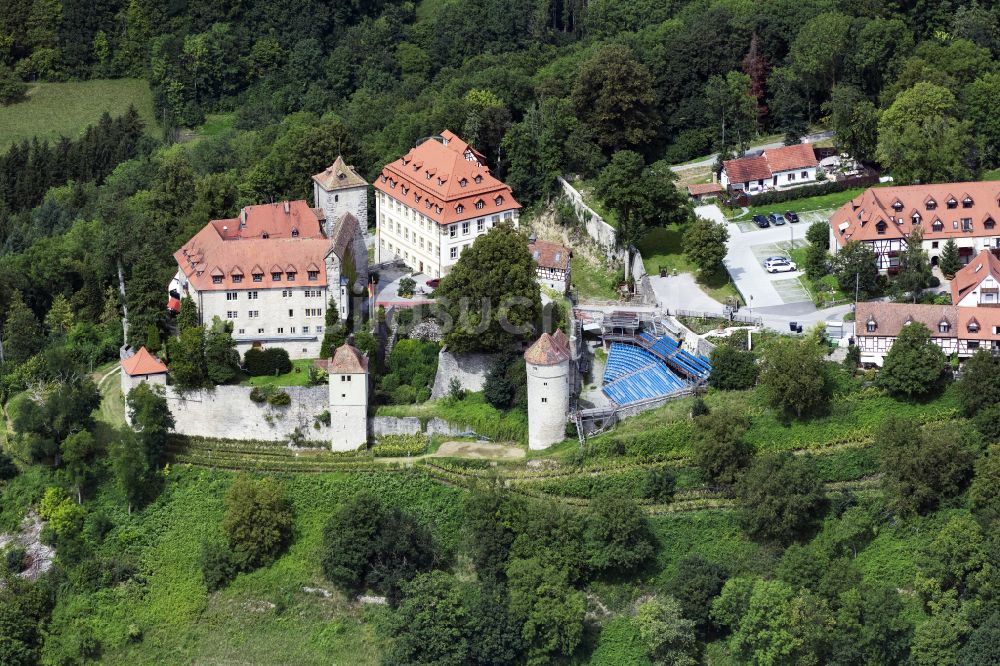 Künzelsau aus der Vogelperspektive: Burganlage des Schloss Stetten in Künzelsau im Bundesland Baden-Württemberg, Deutschland