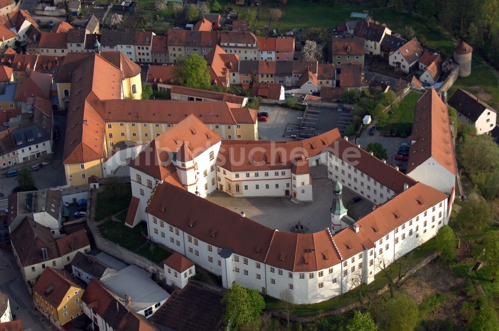 Sulzbach-Rosenberg von oben - Burganlage des Schloss in Sulzbach-Rosenberg im Bundesland Bayern