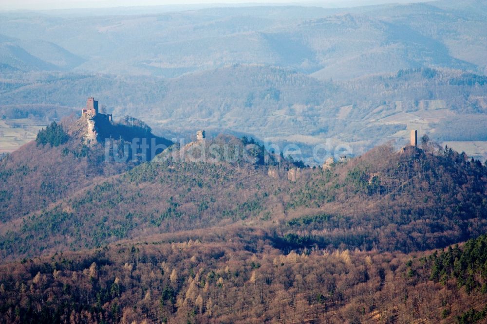 Annweiler am Trifels aus der Vogelperspektive: Burganlage des Schloss Trifels in Annweiler am Trifels im Bundesland Rheinland-Pfalz