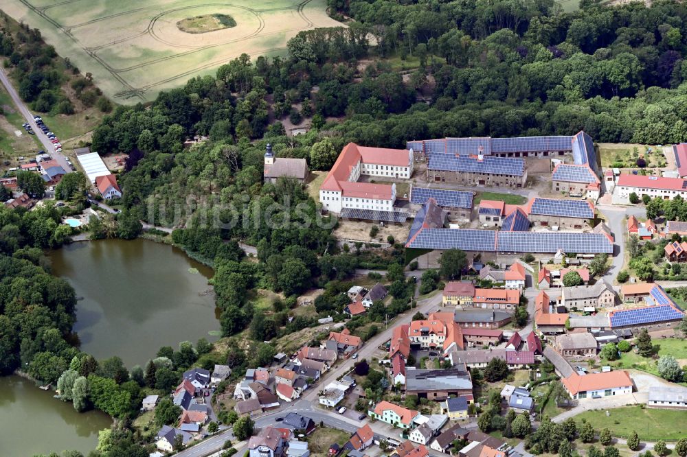 Luftbild Walbeck - Burganlage des Schloss in Walbeck im Bundesland Sachsen-Anhalt, Deutschland