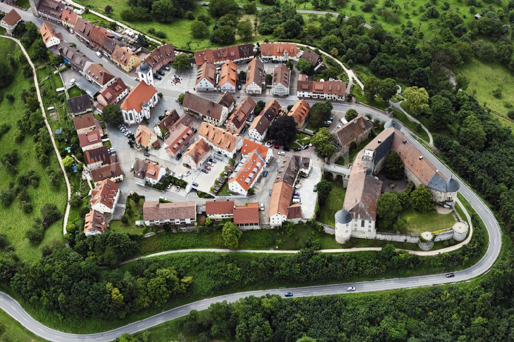 Luftaufnahme Waldenburg - Burganlage des Schloss Waldenburg in Waldenburg im Bundesland Baden-Württemberg, Deutschland