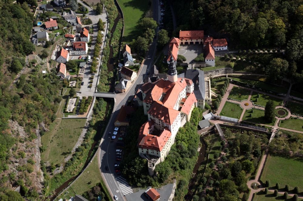 Luftbild Weesenstein - Burganlage des Schloss Weesenstein in Weesenstein im Bundesland Sachsen, Deutschland