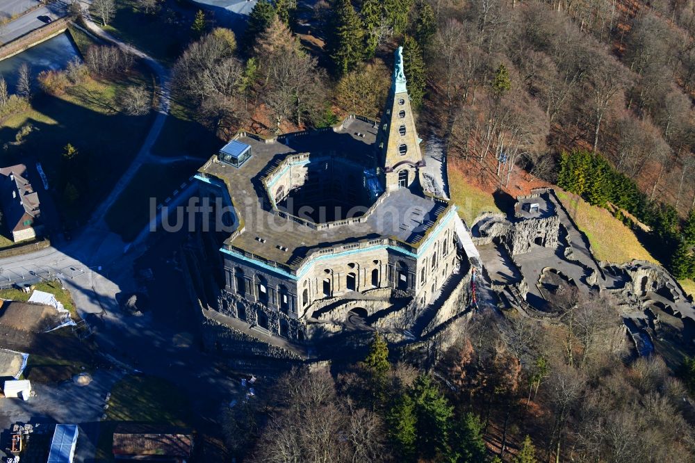 Kassel von oben - Burganlage des Schloss Wilhelmshöhe in Kassel im Bundesland Hessen, Deutschland
