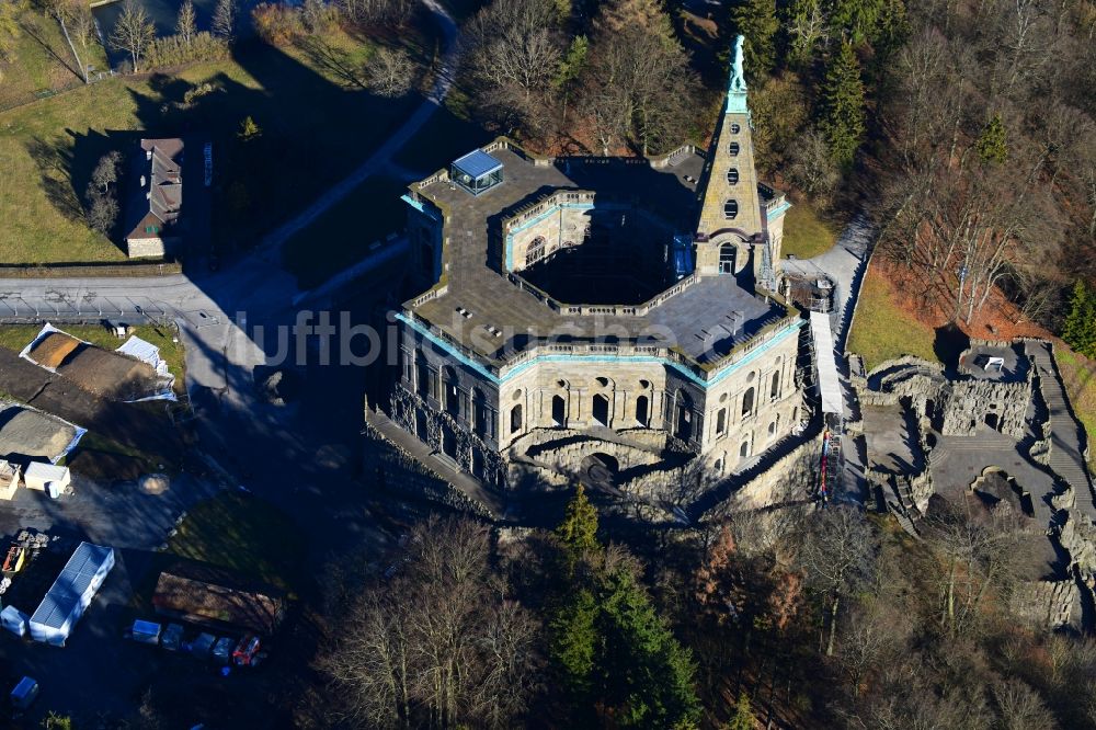 Kassel aus der Vogelperspektive: Burganlage des Schloss Wilhelmshöhe in Kassel im Bundesland Hessen, Deutschland