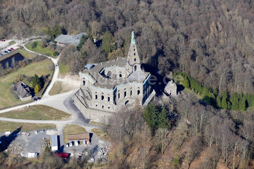 Kassel von oben - Burganlage des Schloss Wilhelmshöhe in Kassel im Bundesland Hessen, Deutschland