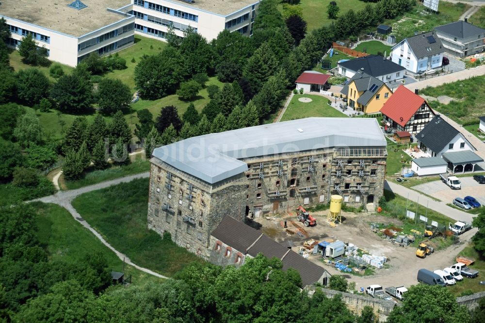 Oschersleben (Bode) aus der Vogelperspektive: Burganlage und Speicher des Schloss am Fillergraben in Oschersleben (Bode) im Bundesland Sachsen-Anhalt