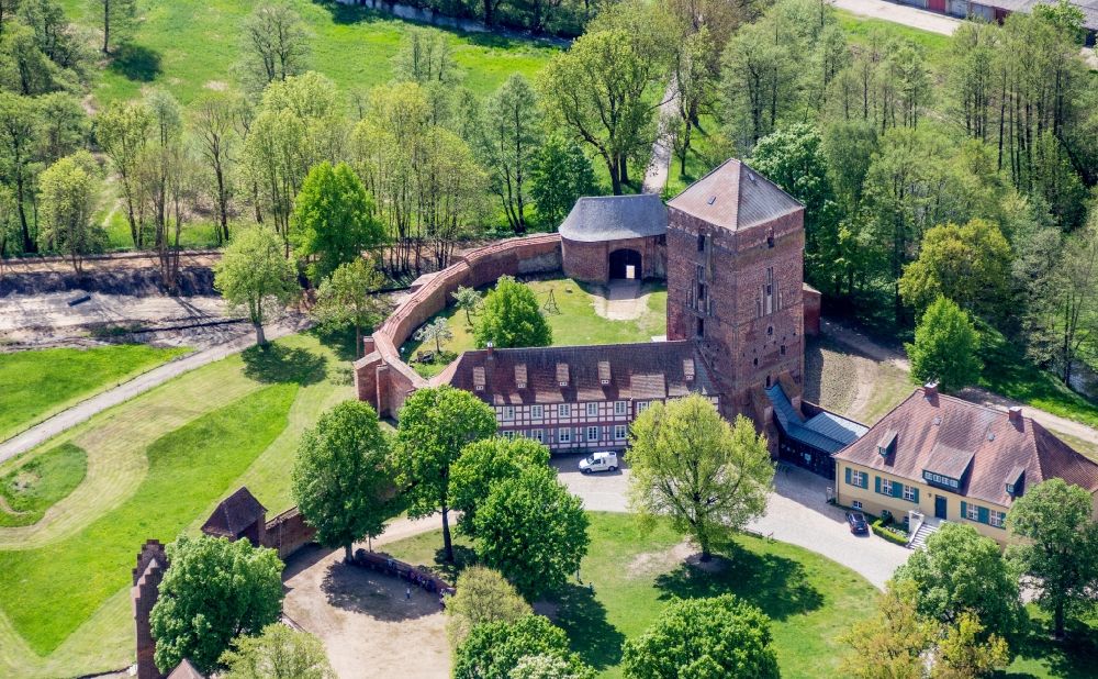 Wittstock/Dosse aus der Vogelperspektive: Burganlage der Veste Bischofsburg in Wittstock/Dosse im Bundesland Brandenburg, Deutschland