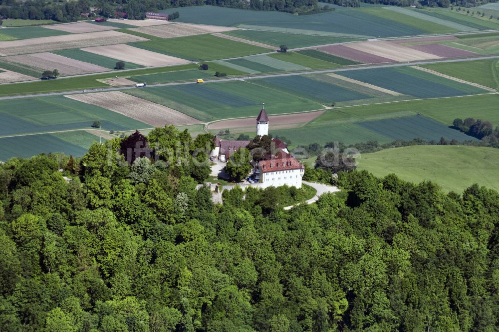 Owen von oben - Burganlage der Veste Burg Teck in Owen im Bundesland Baden-Württemberg, Deutschland