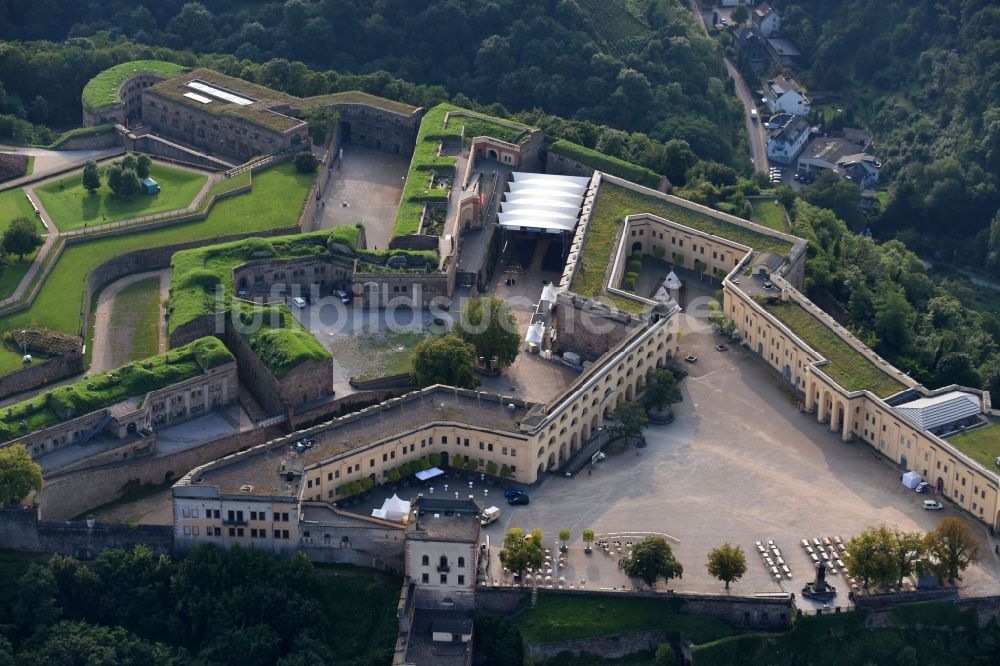 Koblenz aus der Vogelperspektive: Burganlage der Veste Festung Ehrenbreitstein in Koblenz im Bundesland Rheinland-Pfalz, Deutschland
