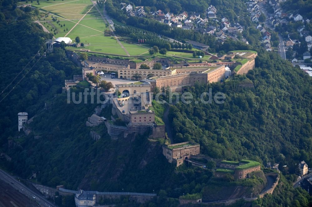 Luftbild Koblenz - Burganlage der Veste Festung Ehrenbreitstein in Koblenz im Bundesland Rheinland-Pfalz, Deutschland
