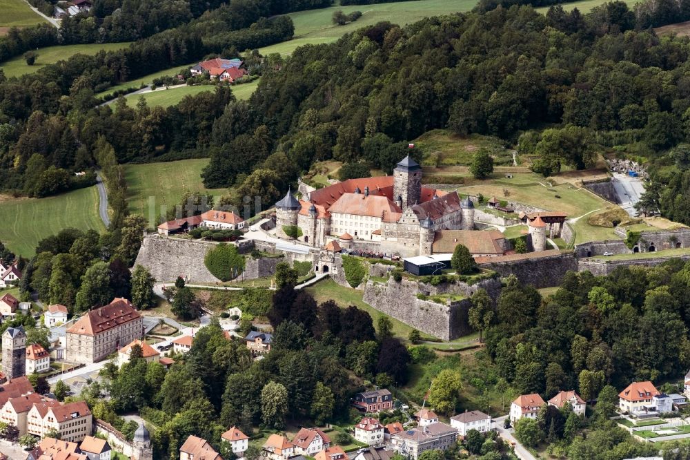 Kronach aus der Vogelperspektive: Burganlage der Veste Festung Rosenberg Kronach in Kronach im Bundesland Bayern, Deutschland