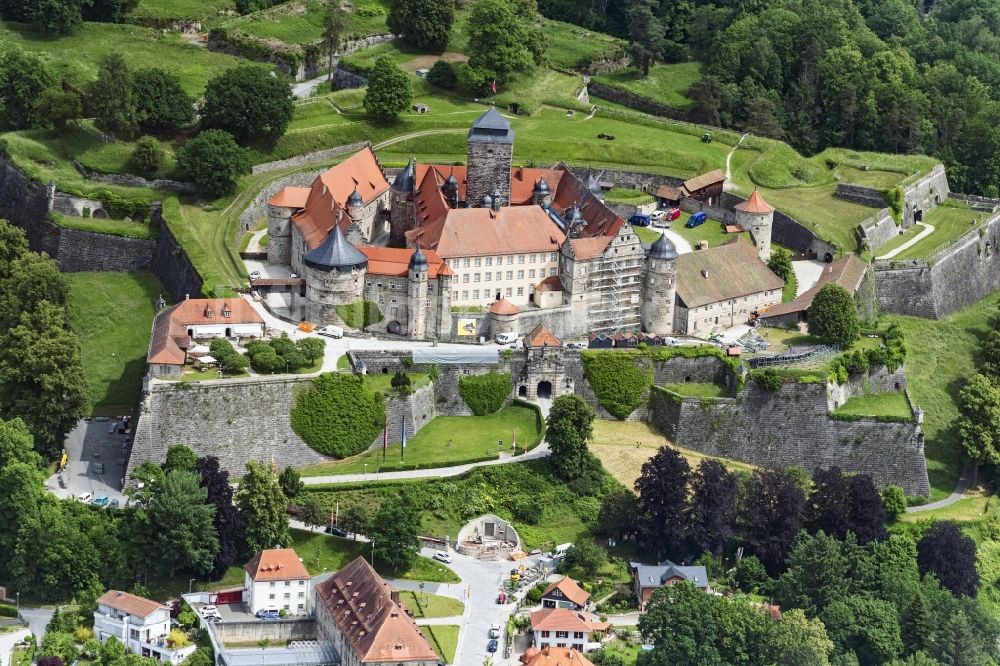 Luftaufnahme Kronach - Burganlage der Veste Festung Rosenberg Kronach in Kronach im Bundesland Bayern, Deutschland