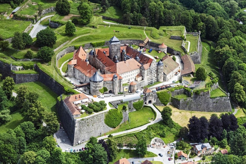 Kronach aus der Vogelperspektive: Burganlage der Veste Festung Rosenberg Kronach in Kronach im Bundesland Bayern, Deutschland