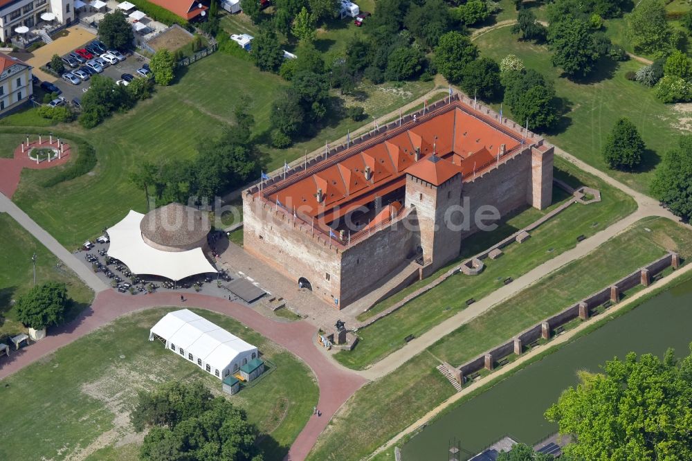 Gyula von oben - Burganlage der Veste Gyulai vár in Gyula in Bekes, Ungarn
