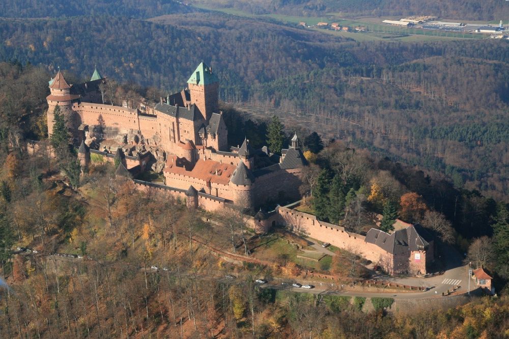 Luftaufnahme Orschwiller - Burganlage der Veste Hochkönigsburg in Orschwiller in Frankreich
