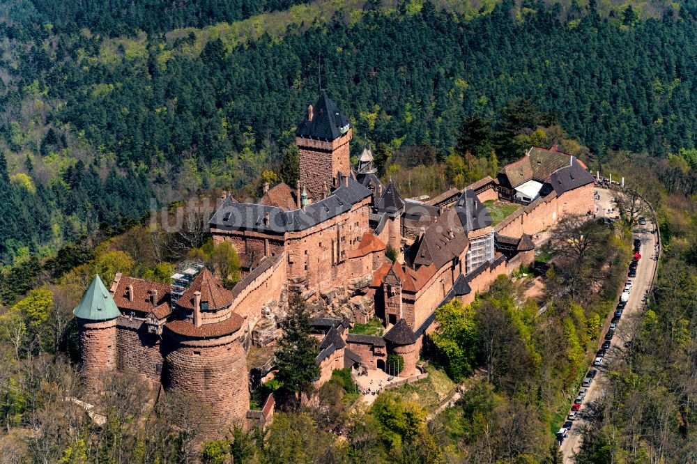 Orschwiller aus der Vogelperspektive: Burganlage der Veste Hochkönigsburg in Orschwiller in Frankreich
