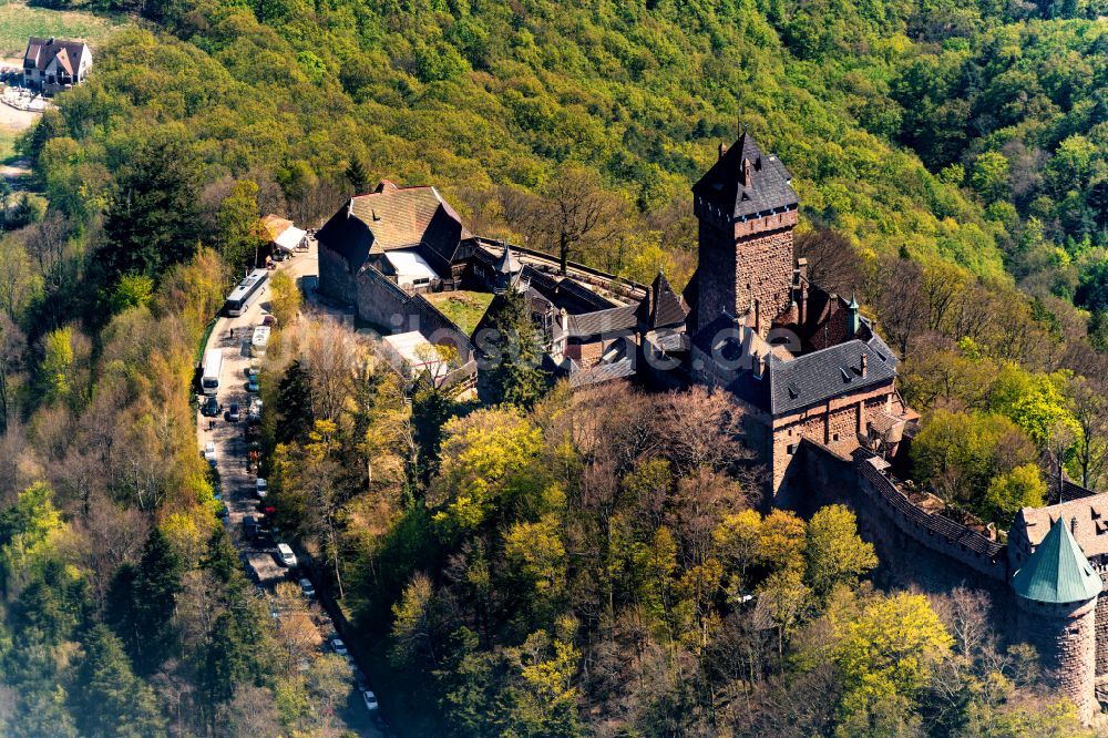 Orschwiller von oben - Burganlage der Veste Hochkönigsburg in Orschwiller in Frankreich