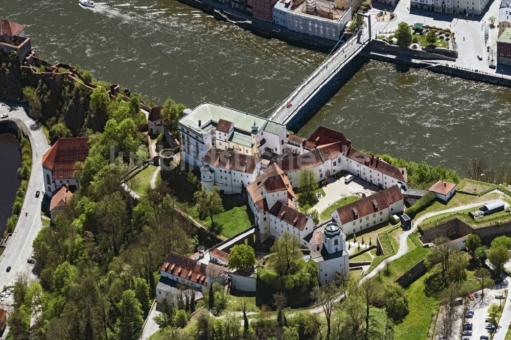 Luftaufnahme Passau - Burganlage der Veste Oberhaus in Passau im Bundesland Bayern, Deutschland