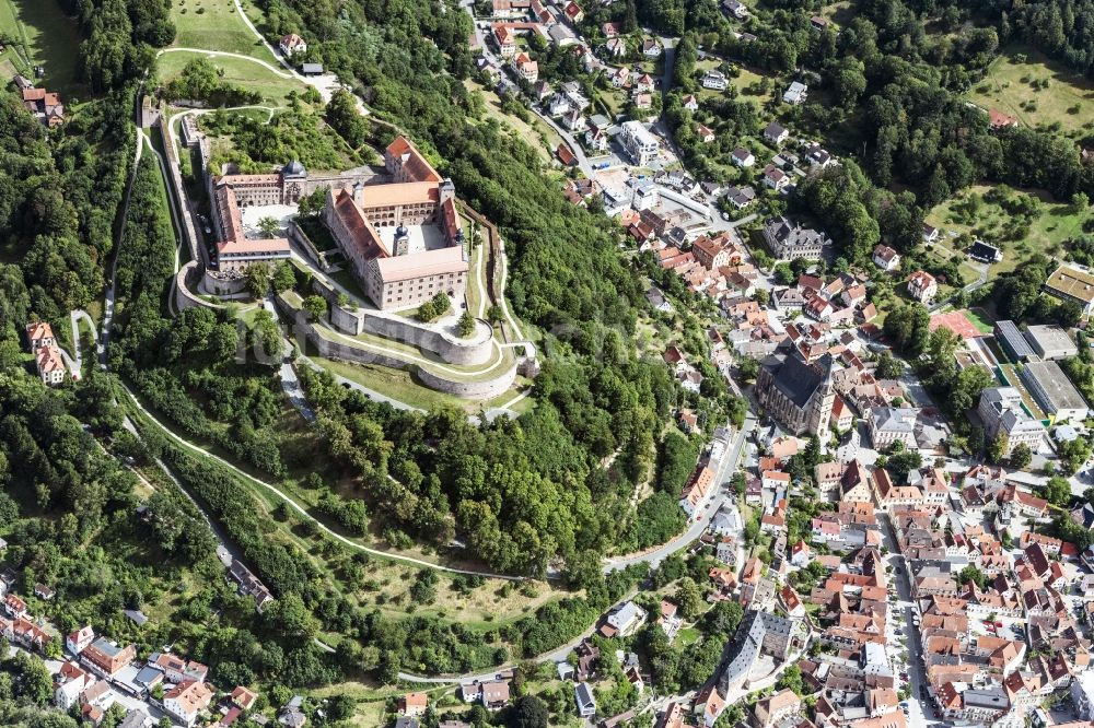 Luftbild Kulmbach - Burganlage der Veste Plassenburg und Altstadt von Kulmbach in Kulmbach im Bundesland Bayern, Deutschland