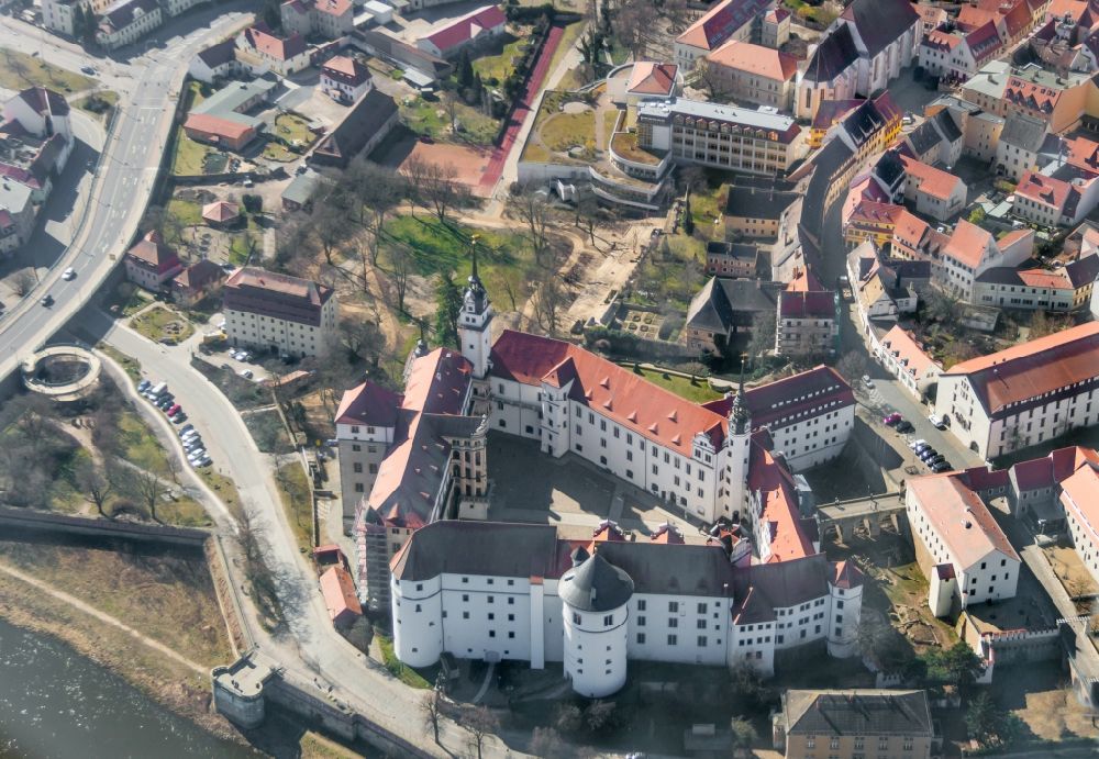 Luftbild Torgau - Burganlage der Veste Schloß und Schlosskirche Hartenfels in Torgau im Bundesland Sachsen