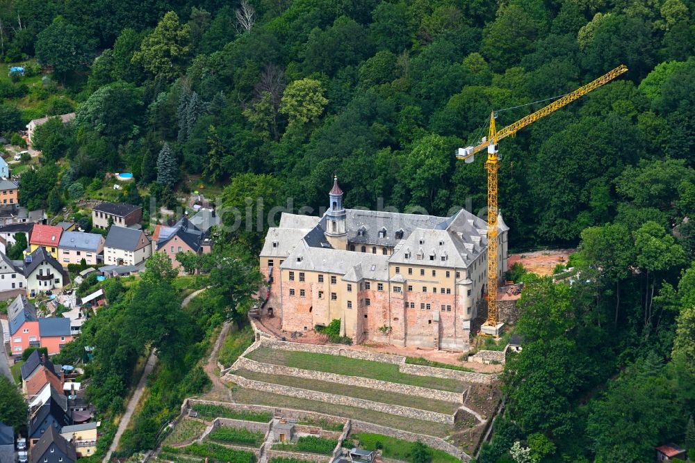 Luftaufnahme Lichtenstein/Sachsen - Burganlage der Veste auf dem Schloßberg in Lichtenstein/Sachsen im Bundesland Sachsen, Deutschland