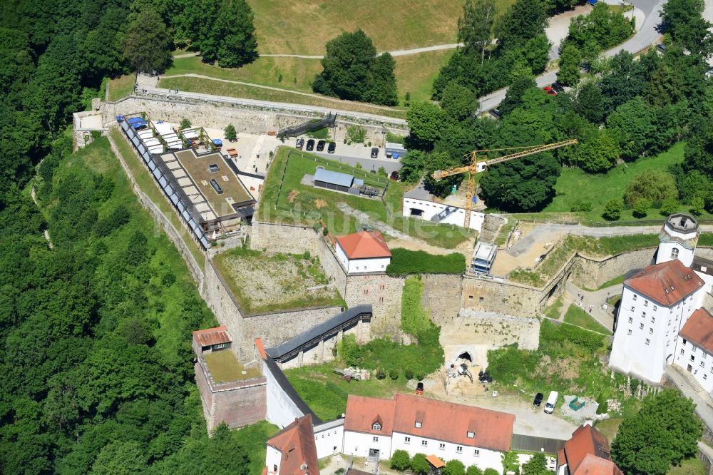 Luftaufnahme Passau - Burganlage der Veste Veste Oberhaus in Passau im Bundesland Bayern, Deutschland