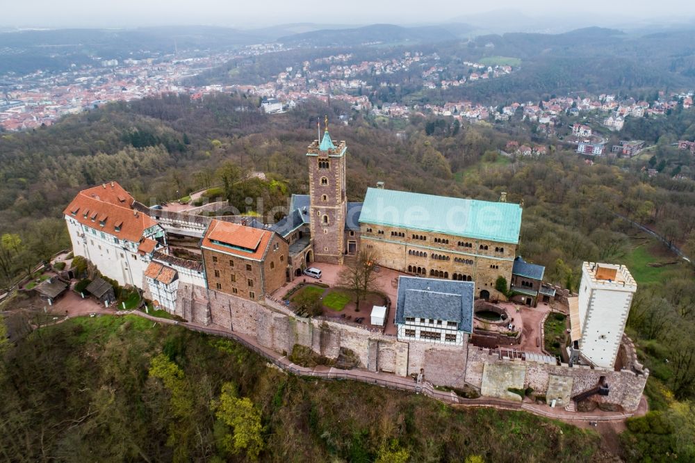 Luftaufnahme Eisenach - Burganlage der Veste Wartburg in Eisenach im Bundesland Thüringen, Deutschland