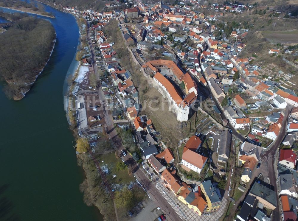 Luftaufnahme Wettin - Burganlage der Veste in Wettin im Bundesland Sachsen-Anhalt, Deutschland