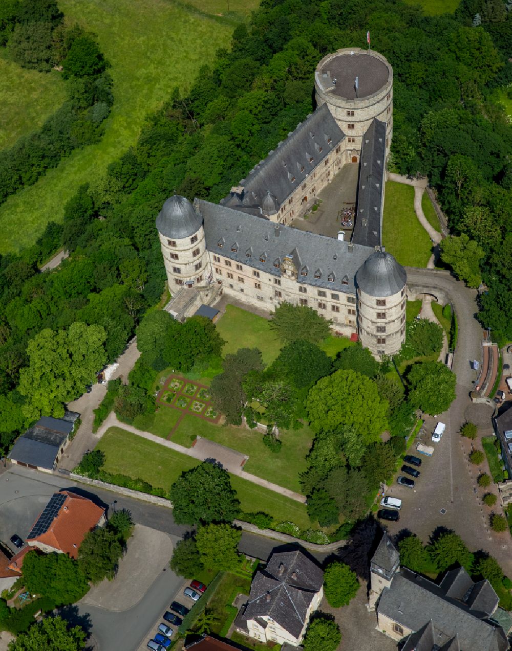 Büren von oben - Burganlage der Veste Wewelsburg am Burgwall in Büren im Bundesland Nordrhein-Westfalen