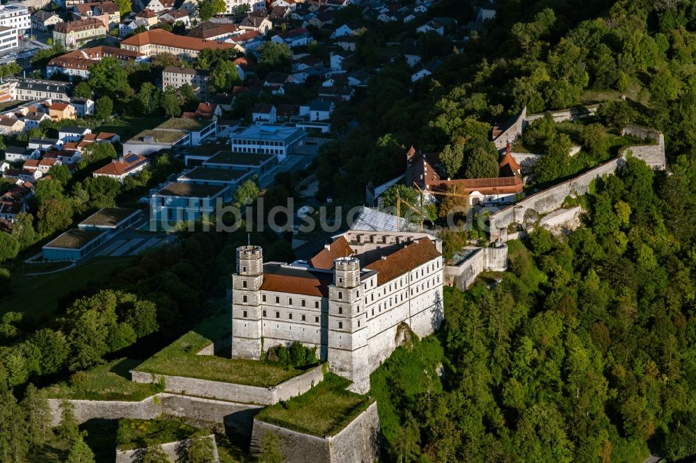 Eichstätt von oben - Burganlage Willibaldsburg in Eichstätt an der Altmühl im Bundesland Bayern