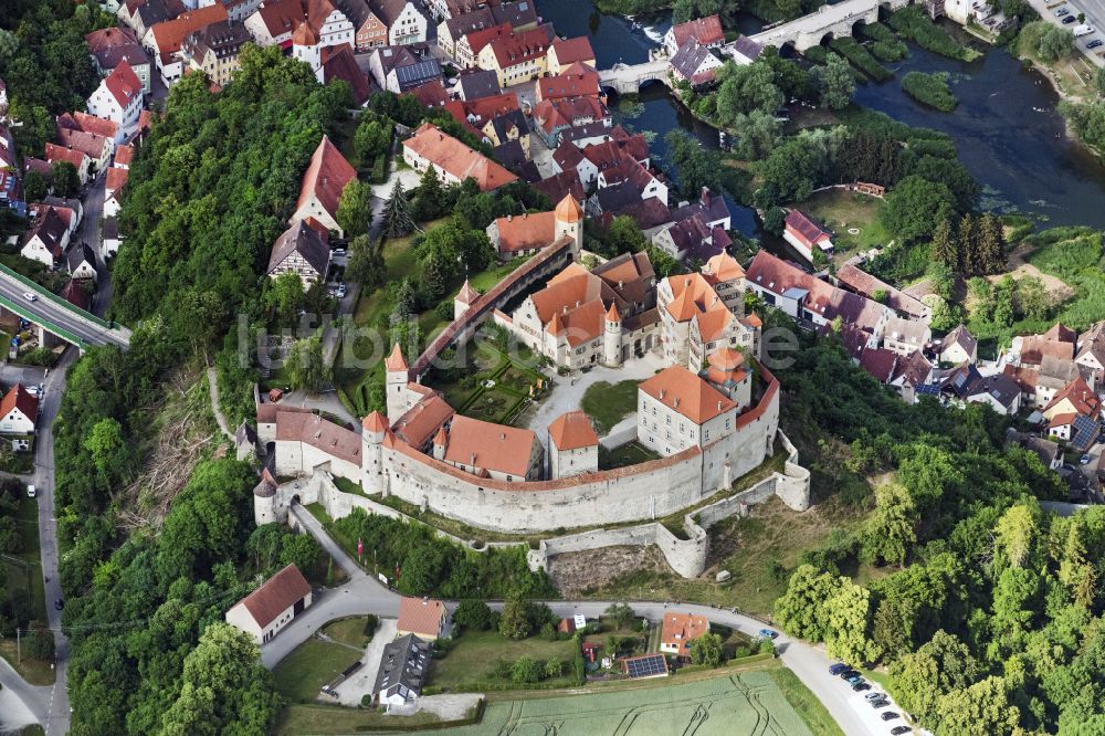 Luftaufnahme Harburg (Schwaben) - Burgmauern der Burg Harburg in Harburg (Schwaben) im Bundesland Bayern, Deutschland