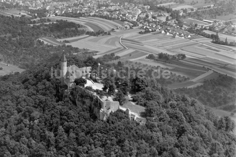 Luftaufnahme Owen - Burgmauern Burg Teck in Owen im Bundesland Baden-Württemberg, Deutschland