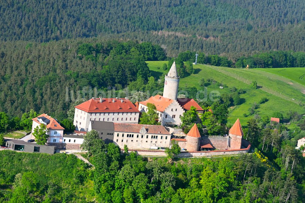 Seitenroda aus der Vogelperspektive: Burgmauern der Leuchtenburg in Seitenroda im Bundesland Thüringen, Deutschland