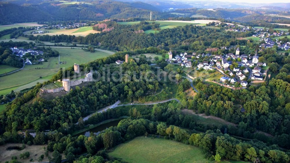 Luftaufnahme Hennef (Sieg) - Burgruine Blankenberg mit Burggarten in Hennef (Sieg) im Bundesland Nordrhein-Westfalen, Deutschland