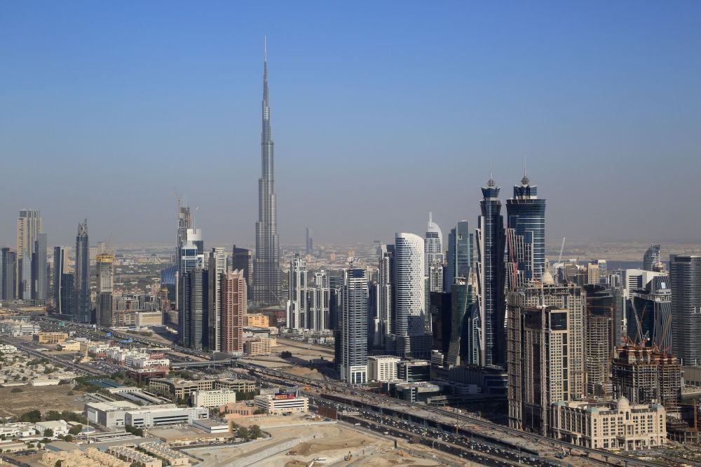 Luftbild Dubai - Burj Khalifa und Hochhäuser in Dubai in Vereinigte Arabische Emirate