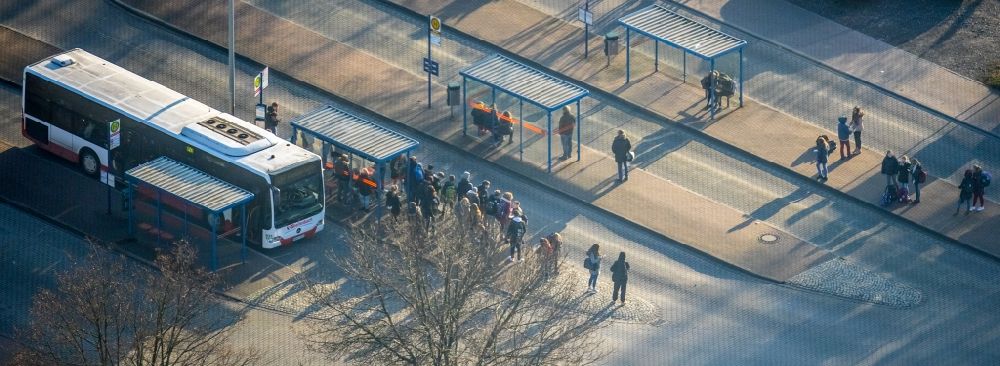 Werl aus der Vogelperspektive: Bus- Bahnhof der Verkehrsbetriebe Verkehrsgesellschaft Breitenbach mbH & Co. KG in Werl im Bundesland Nordrhein-Westfalen, Deutschland